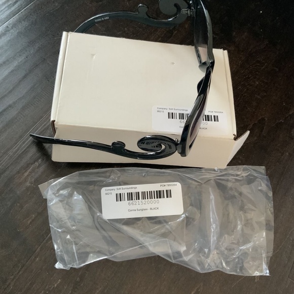 Soft Surrounding Black Corina Sunglasses - NEW - Picture 3 of 4